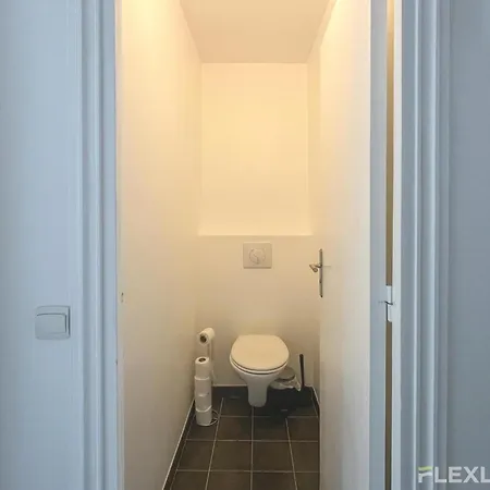 Apartment 3-bedroom T3 With Balcony Lively Area & Restaurants Paris