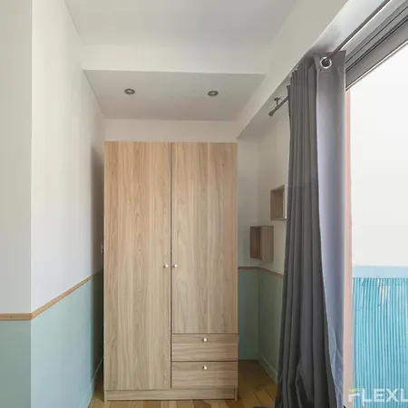 3-bedroom T3 With Balcony Lively Area & Restaurants Paris