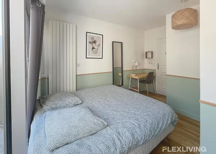Lejlighed 3-bedroom T3 With Balcony Lively Area & Restaurants