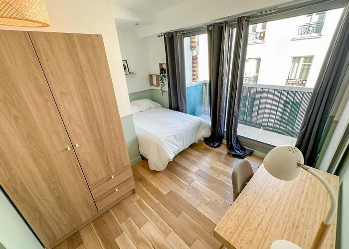Lejlighed 3-bedroom T3 With Balcony Lively Area & Restaurants